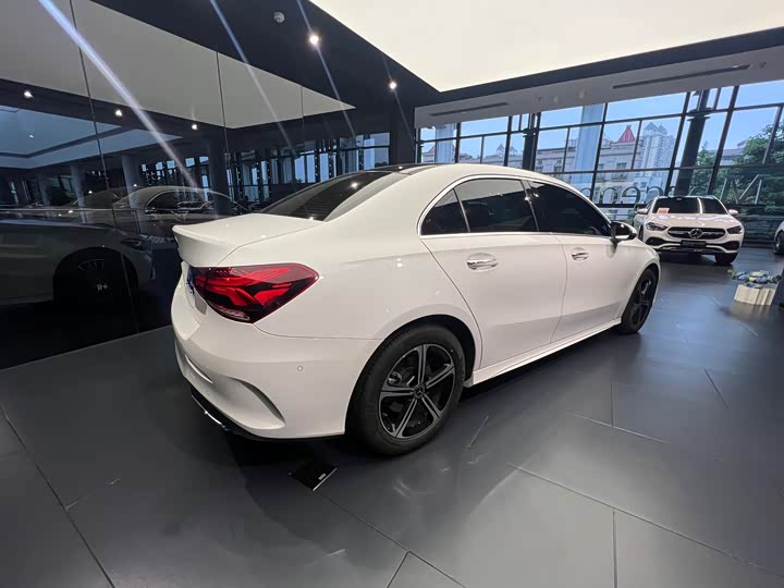 Фото 6 - Mercedes-Benz A-Class
