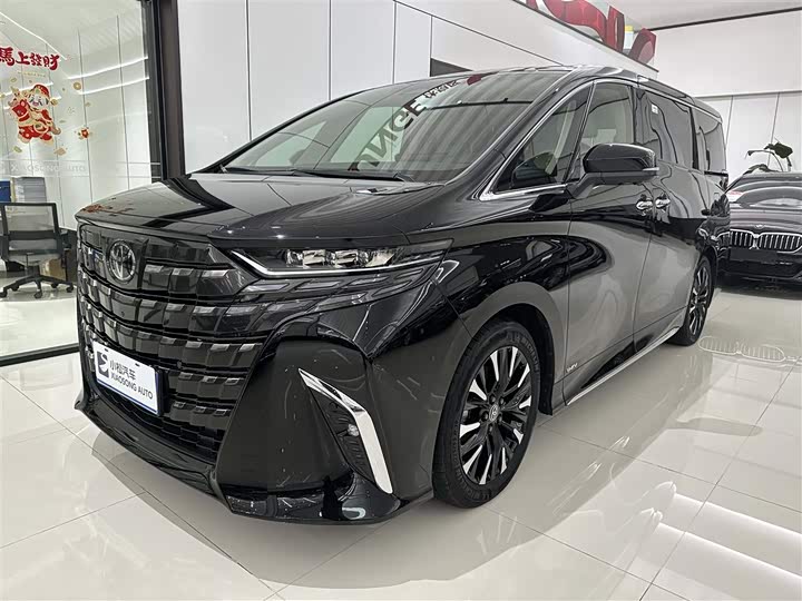 Фото 1 - Toyota Alphard