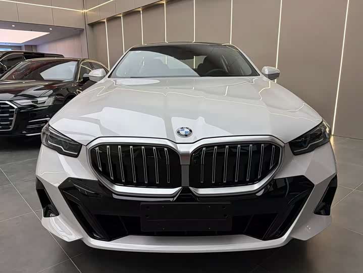 BMW 5 Series 2026 2026款 530Li 领先型 M运动套装