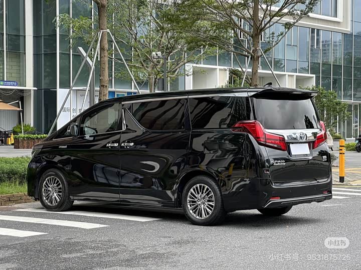 Фото 5 - Toyota Alphard