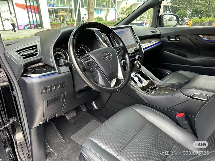 Фото 7 - Toyota Alphard