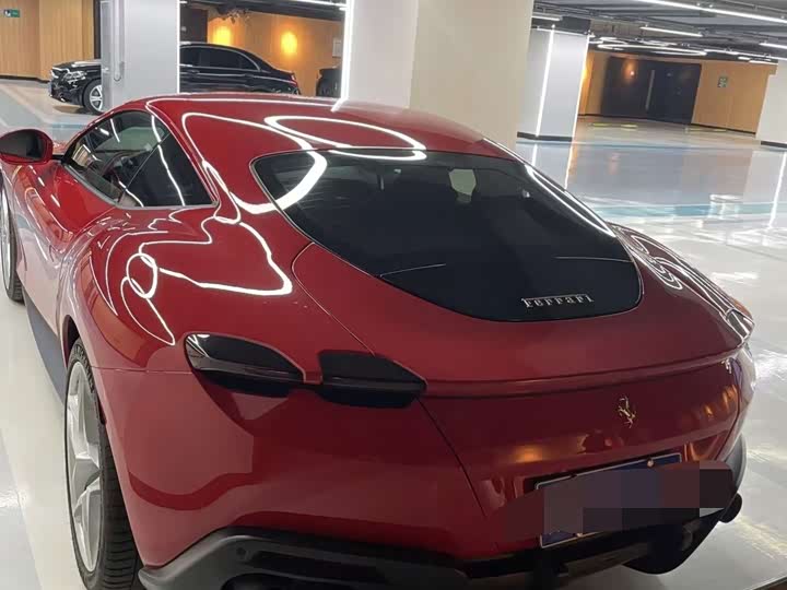 Фото 2 - Ferrari Roma