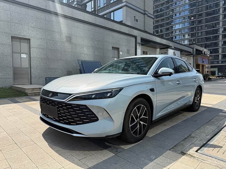 Фото 1 - BYD Qin L