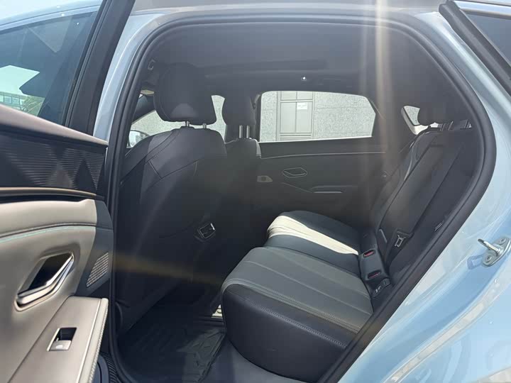 Фото 5 - BYD Qin L