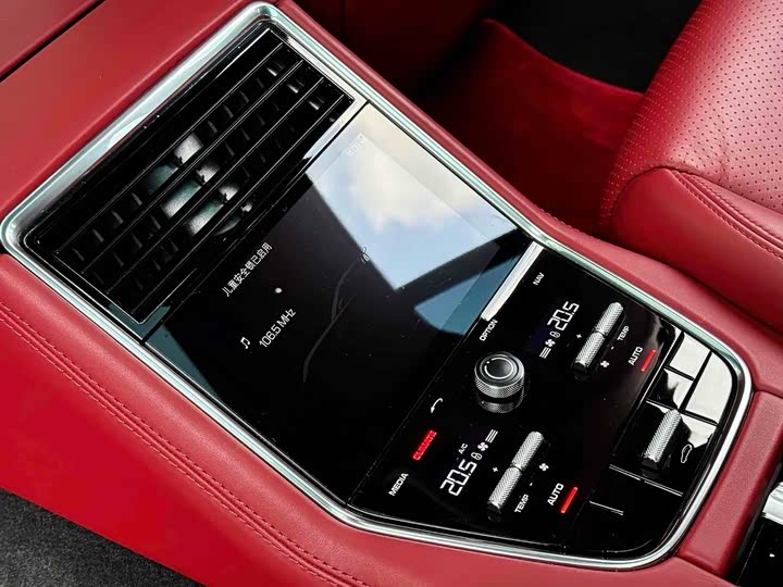 Фото 16 - Porsche Panamera Hybrid