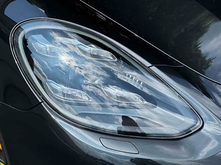 Фото 5 - Porsche Panamera Hybrid