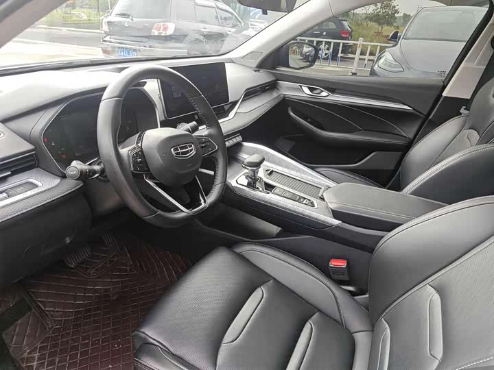 Фото 6 - Geely Preface