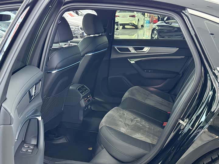 Фото 6 - Audi A6L