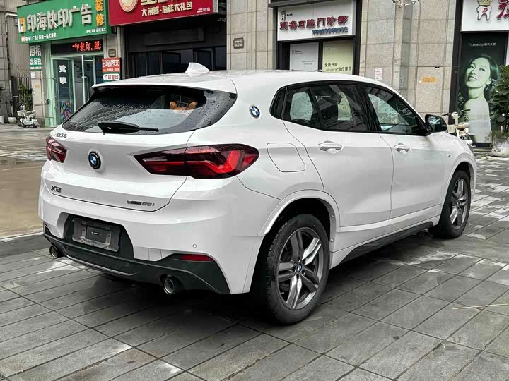 Photo 8 - BMW X2