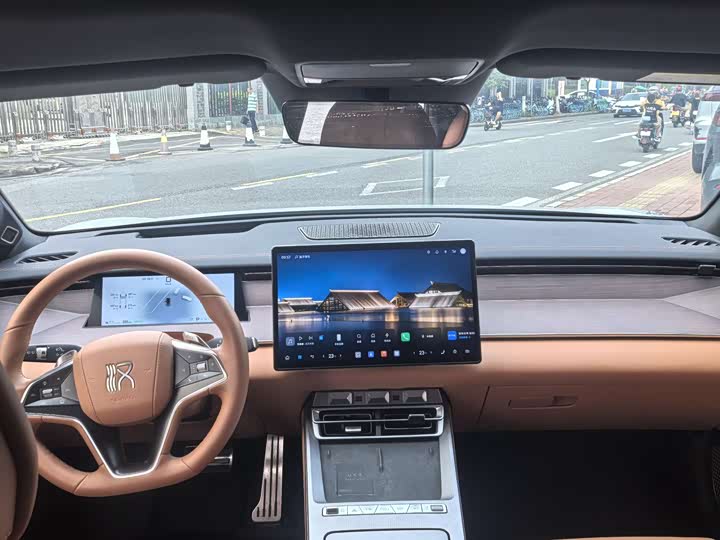 2025 BYD Han L