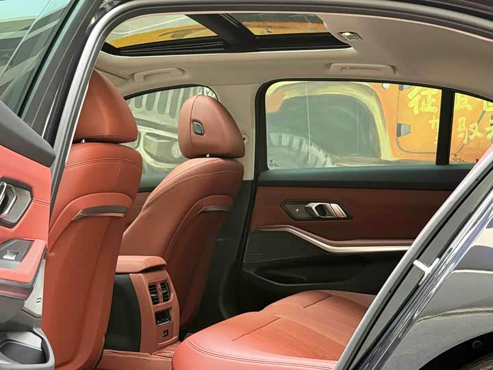 BMW 3 Series 2026 2026款 330Li M运动曜夜套装