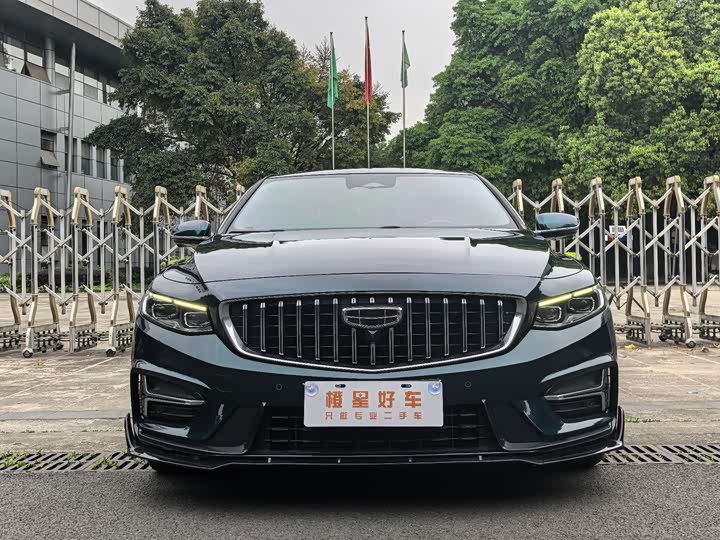 Фото 2 - Geely Preface