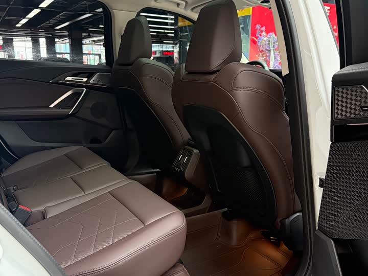 Фото 8 - BMW X1