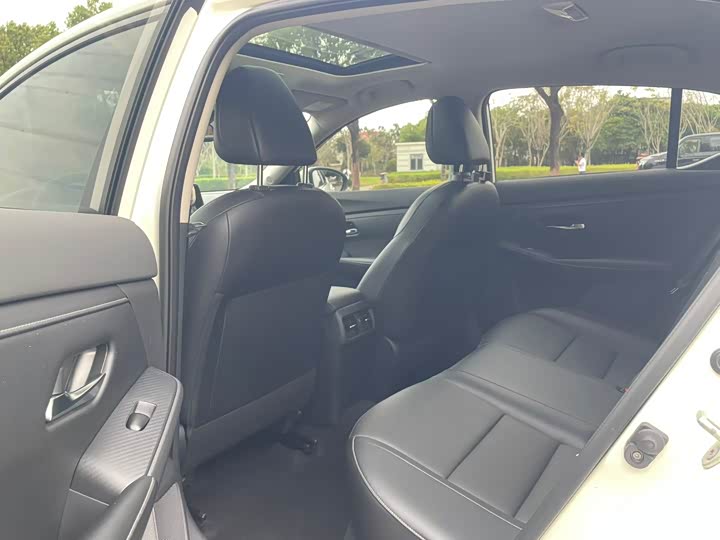 Фото 6 - Nissan Sylphy