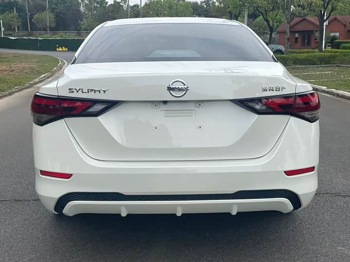 Фото 8 - Nissan Sylphy