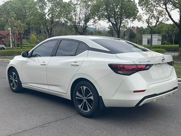 Фото 9 - Nissan Sylphy