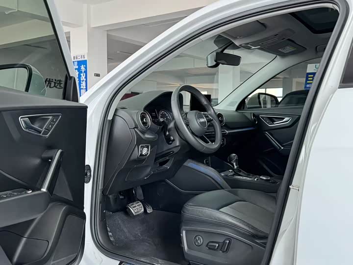 Zdjęcie 4 - Audi Q2L