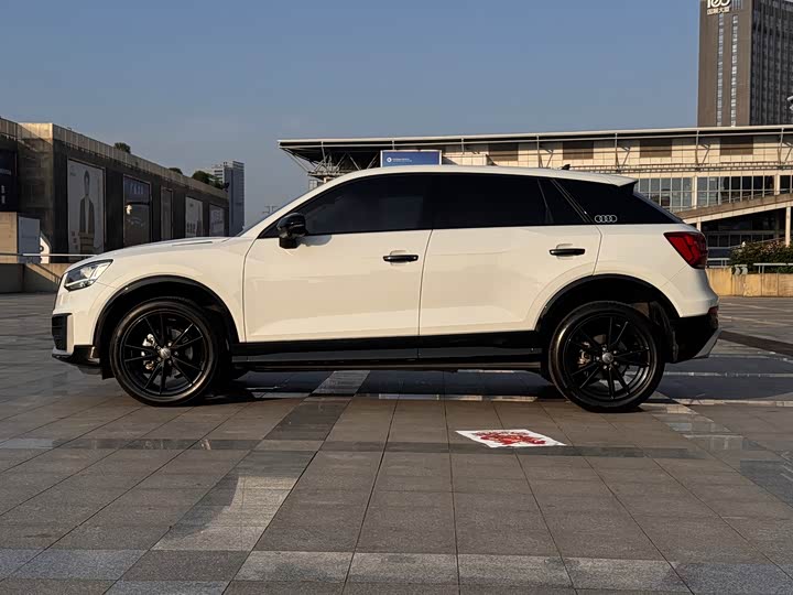 Zdjęcie 8 - Audi Q2L