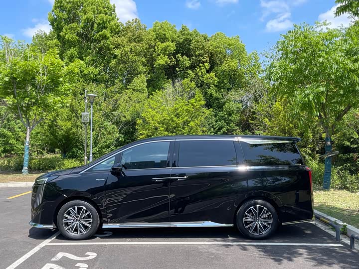 Фото 4 - GAC Trumpchi M8