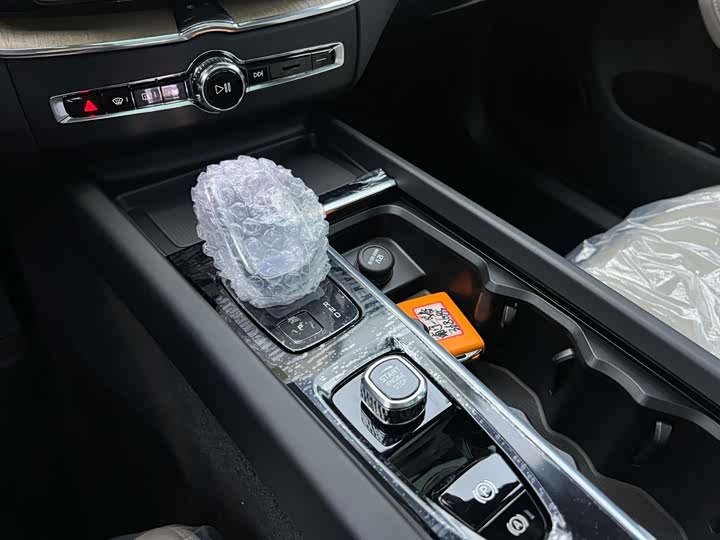 Volvo XC60 2026 2026款 B5 四驱智远豪华版