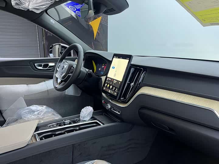 Volvo XC60 2026 2026款 B5 四驱智远豪华版