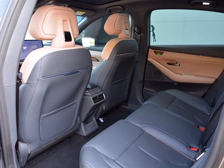 Фото 9 - Changan Deepal SL03