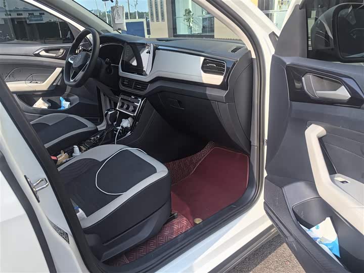 Volkswagen Tharu 2025 2025款 新锐 1.5L 锐意版