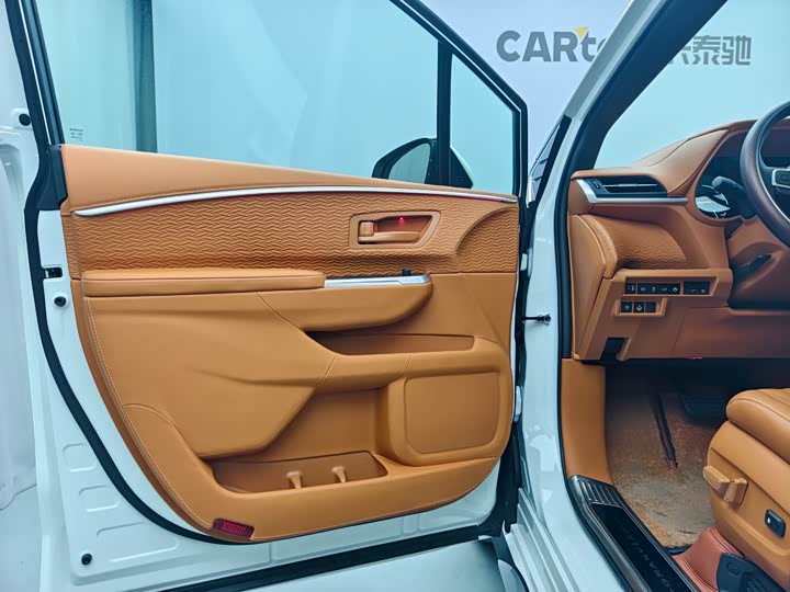 Toyota Granvia 2026 2026款 2.5L混动 舒适版
