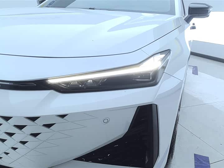 Zdjęcie 5 - Changan UNI-V
