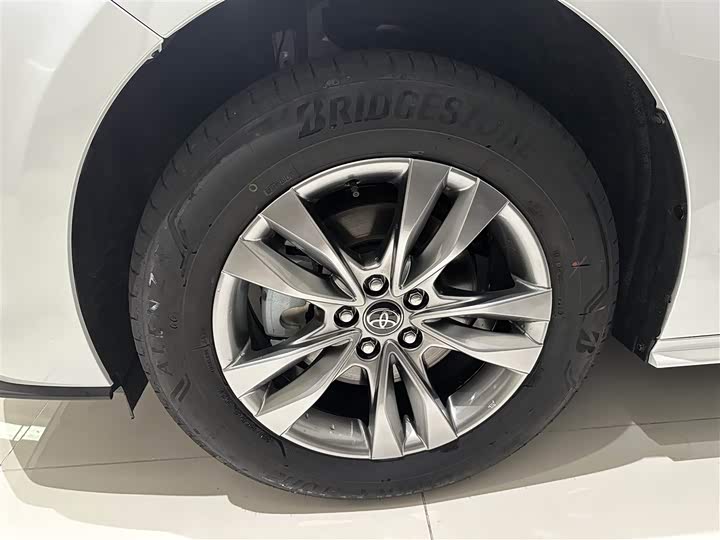 Toyota Sienna 2024 2024款 2.5L混动 舒适版
