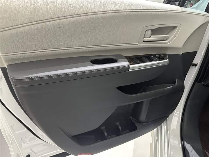 Toyota Sienna 2024 2024款 2.5L混动 舒适版