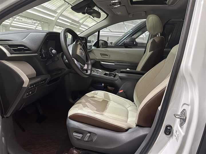 Toyota Sienna 2024 2024款 2.5L混动 舒适版