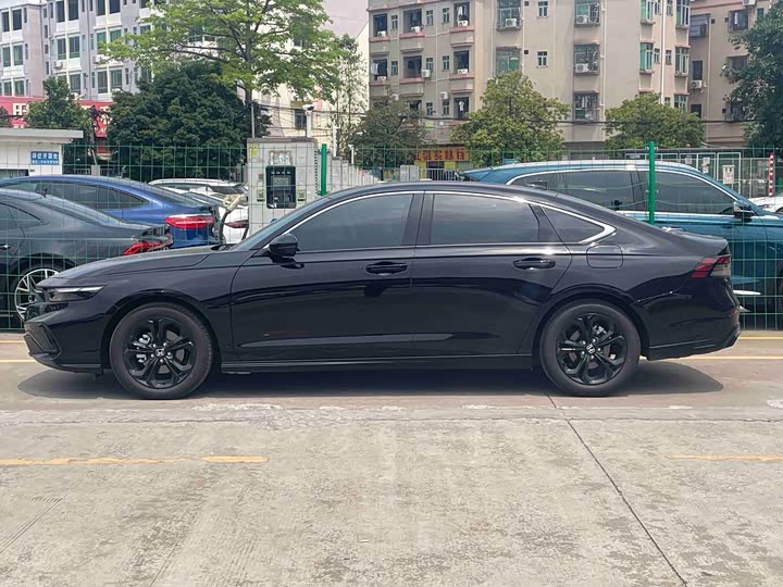 Honda Accord 2025 2025款 运动系列 260TURBO 豪华版