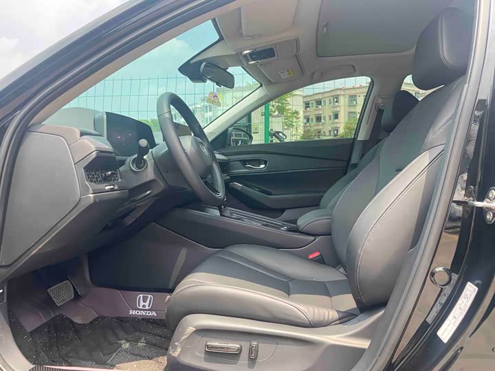 Honda Accord 2025 2025款 运动系列 260TURBO 豪华版