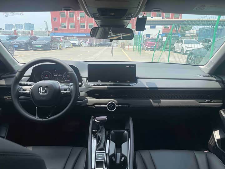 Honda Accord 2025 2025款 运动系列 260TURBO 豪华版