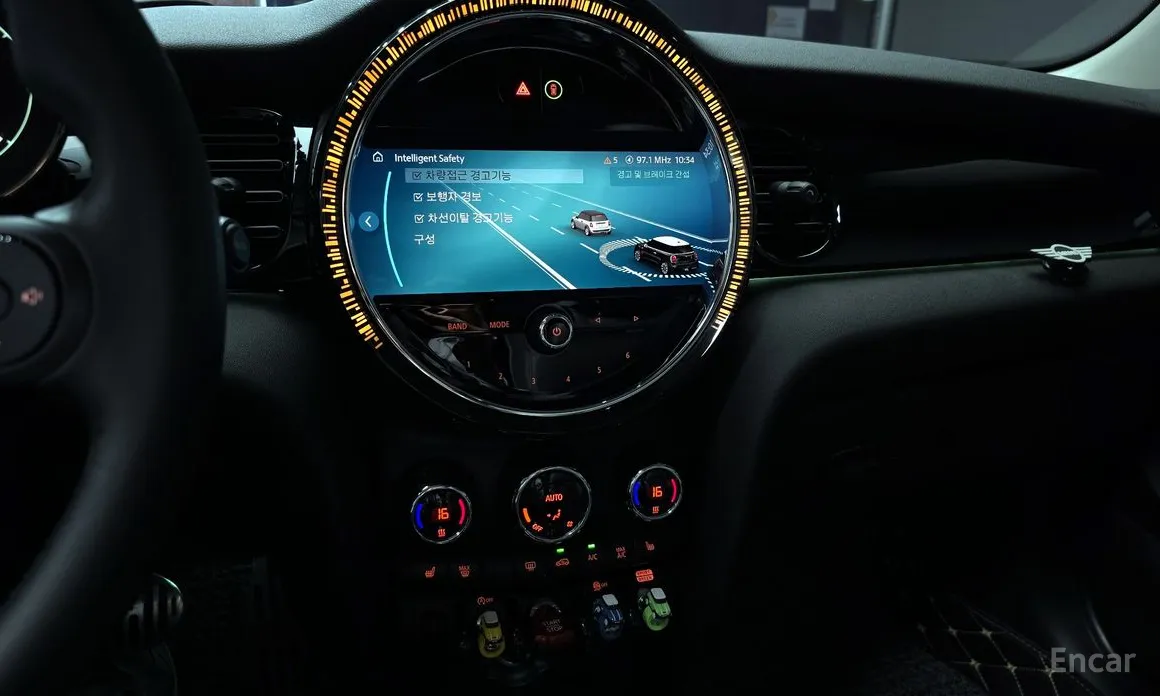 Mini Cooper 2001 Classic Launch Pack