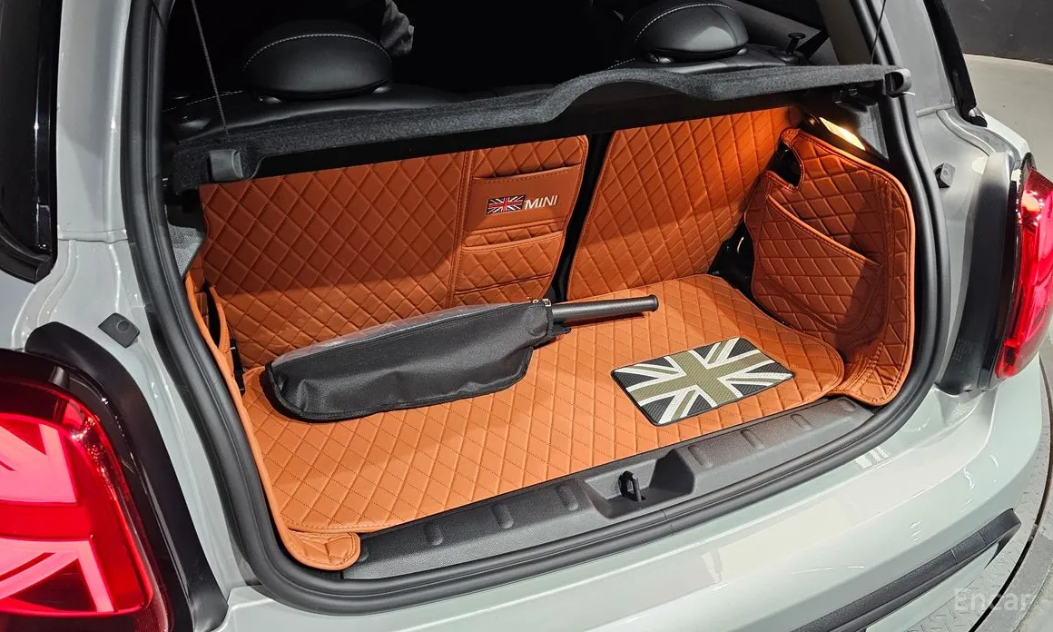Mini Cooper 2001 Classic Launch Pack