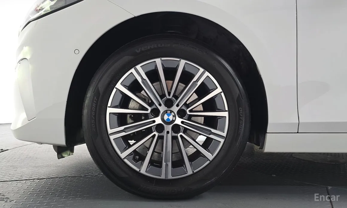 BMW 2 Series 2022 220i Luxury