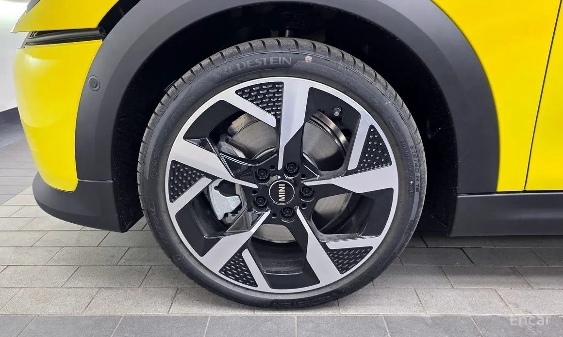 Mini Cooper 2024 Favoured