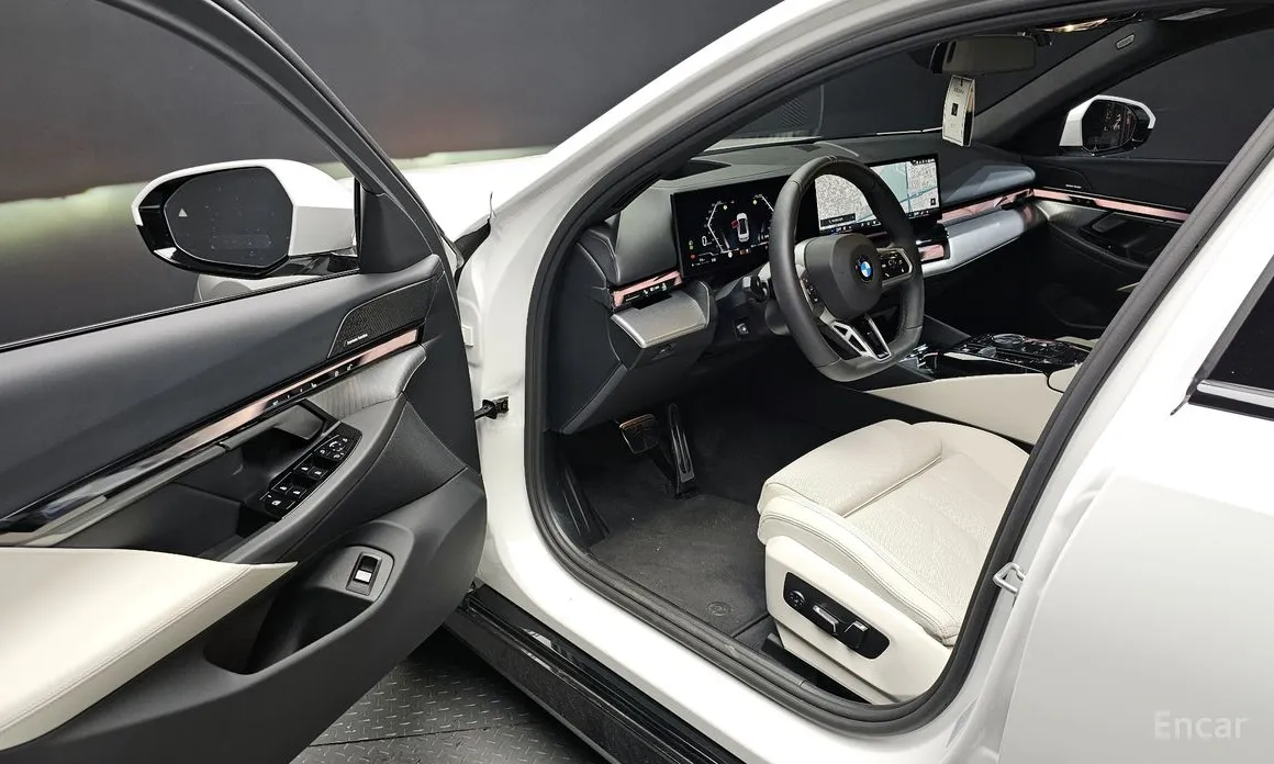 BMW 5 Series 2023 520i M Sport