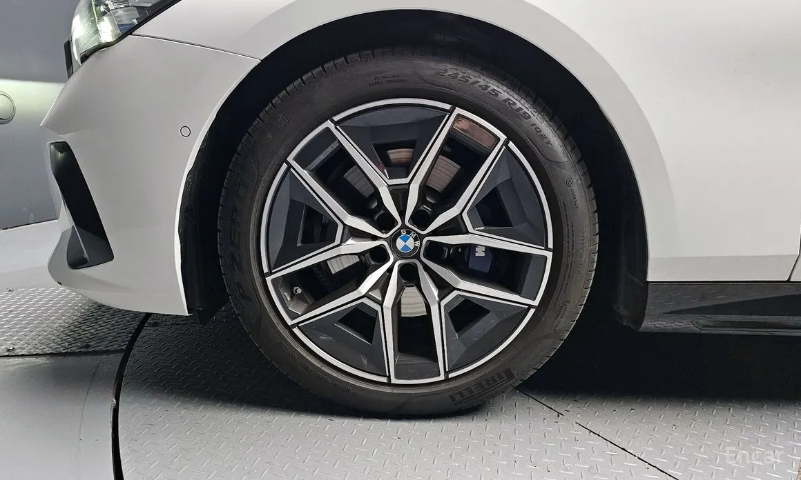 BMW 5 Series 2023 520i M Sport