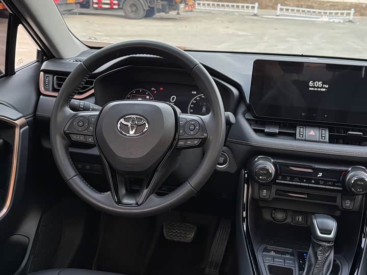 Фото 8 - Toyota Wildlander