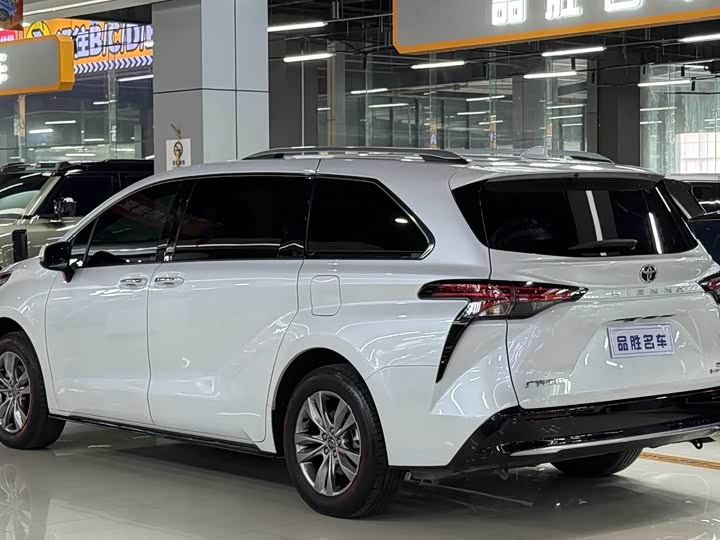 Toyota Sienna 2024 2024款 2.5L混动 四驱尊贵版