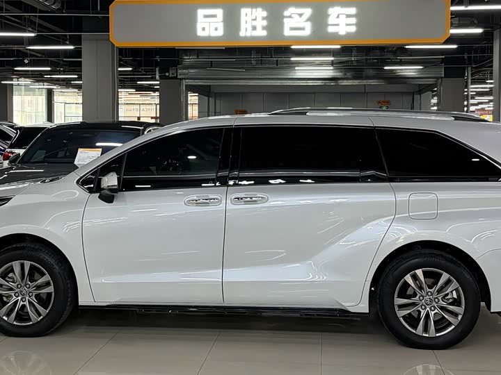 Toyota Sienna 2024 2024款 2.5L混动 四驱尊贵版