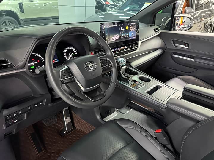 Toyota Sienna 2024 2024款 2.5L混动 四驱尊贵版