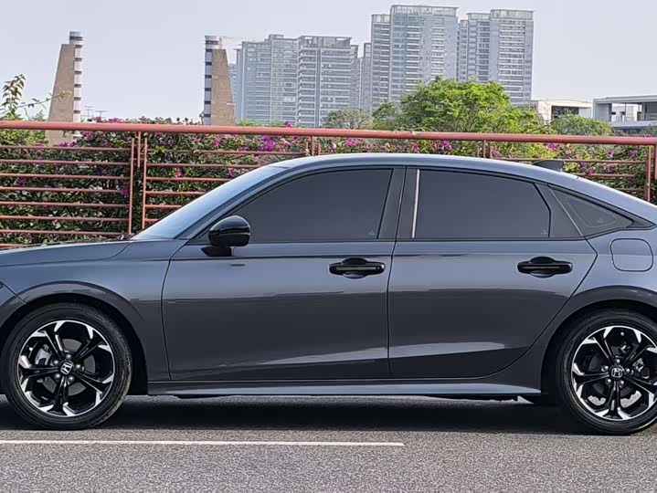 Фото 7 - Honda Civic