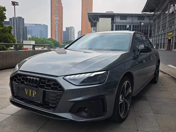 Фото 1 - Audi A4L