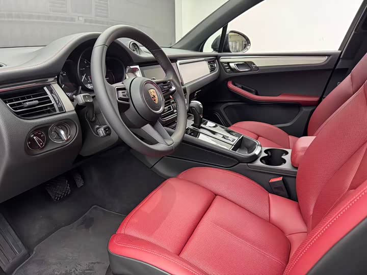 Porsche Macan 2025 2025款 Macan 2.0T 逐梦版