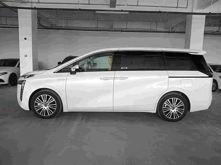 2025 GAC Trumpchi E8