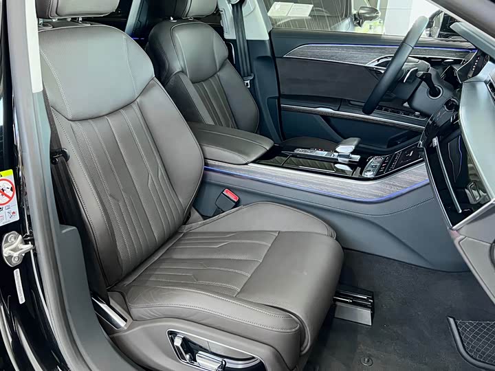 Audi A8 2021 2021款 A8L 60 TFSI quattro 尊贵型